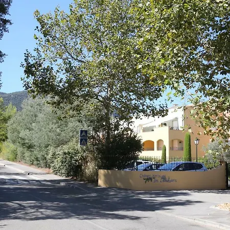 Au Domaine Des Lavandiers *